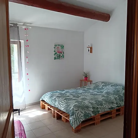 Des Deux Platanes Holiday home *