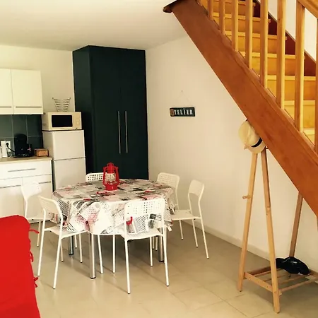 Des Deux Platanes Holiday home *