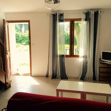Des Deux Platanes Holiday home